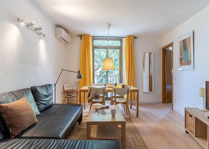 4070 - Ab Cozy Flat In El Born Barcelona